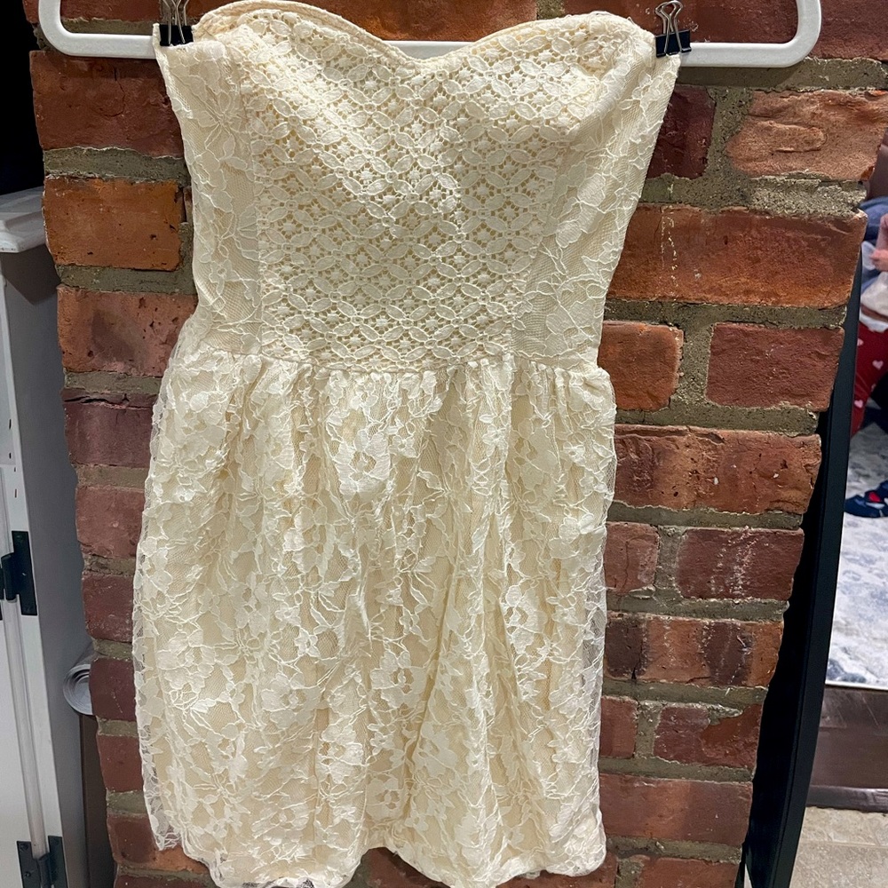 Hollister Cream Lace Strapless Dress Sweetheart Neckline XS